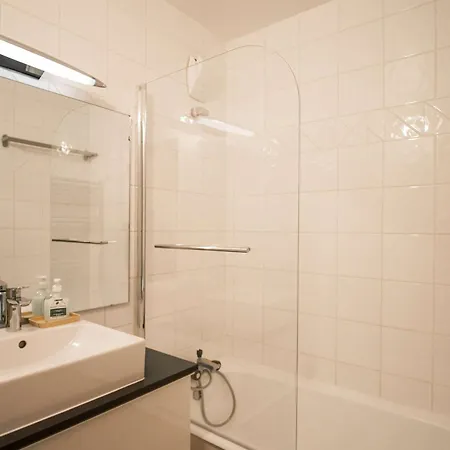 Cosy Pour 4 Pers. à – Balcon Sud, Proche Remontées Et Commerces - Fr-1-637-52